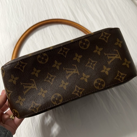 LOUIS VUITTON Monogram Looping MM. - Picture 4 of 8